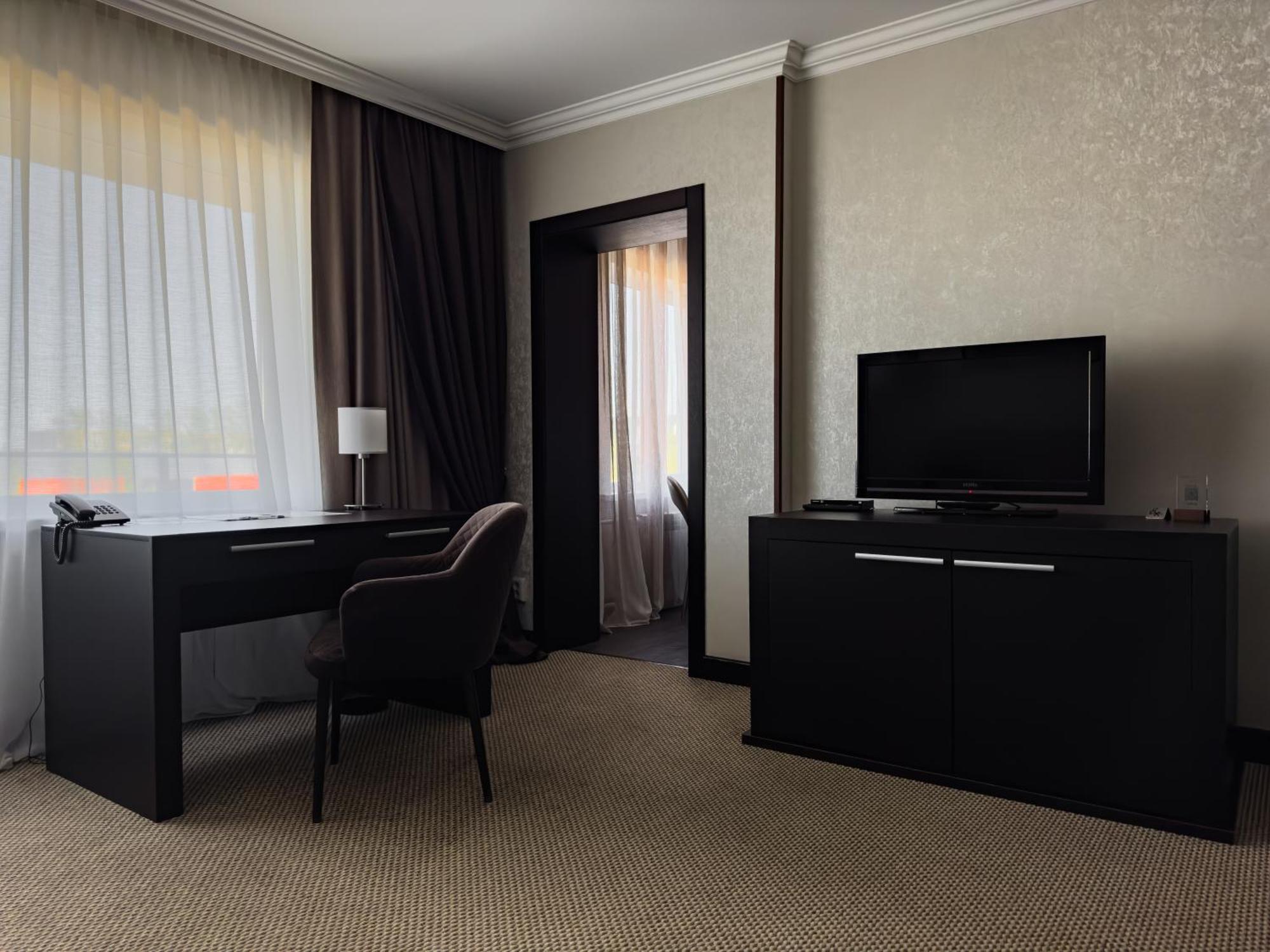 Hotel Home Parq Ekibastuz Zewnętrze zdjęcie